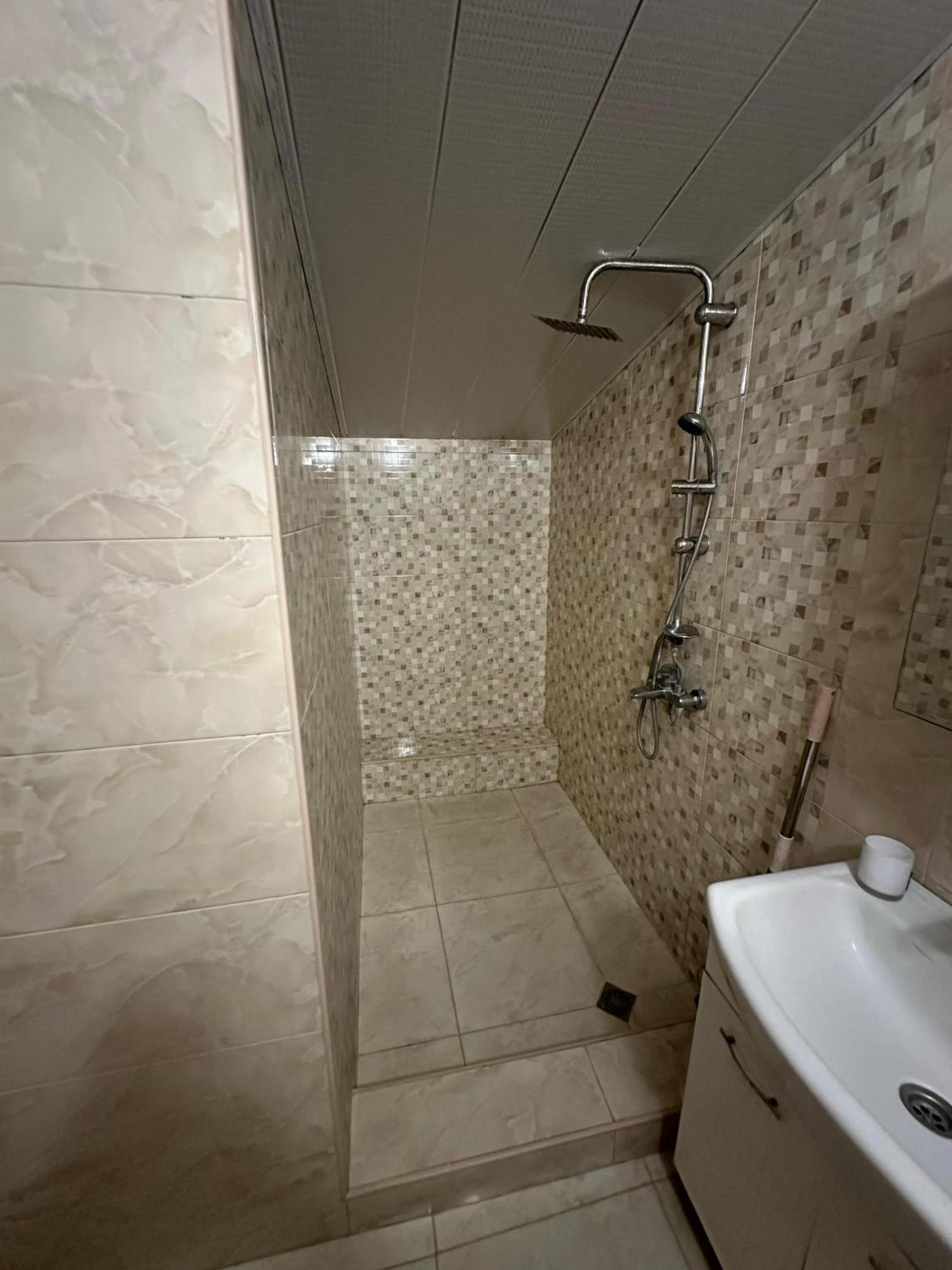 Family Hotel Ґорі Екстер'єр фото