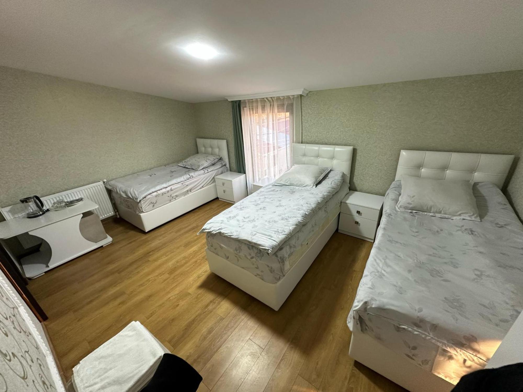 Family Hotel Ґорі Екстер'єр фото